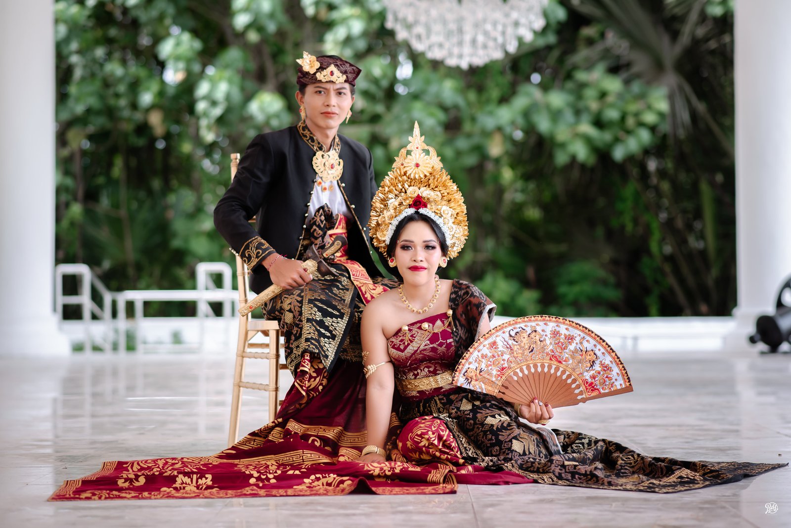 Potret pasangan pengantin adat Bali